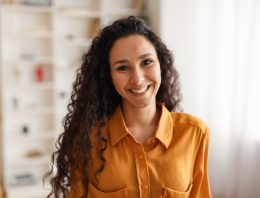 Syrielle, professeur de maths au collège à Ajaccio